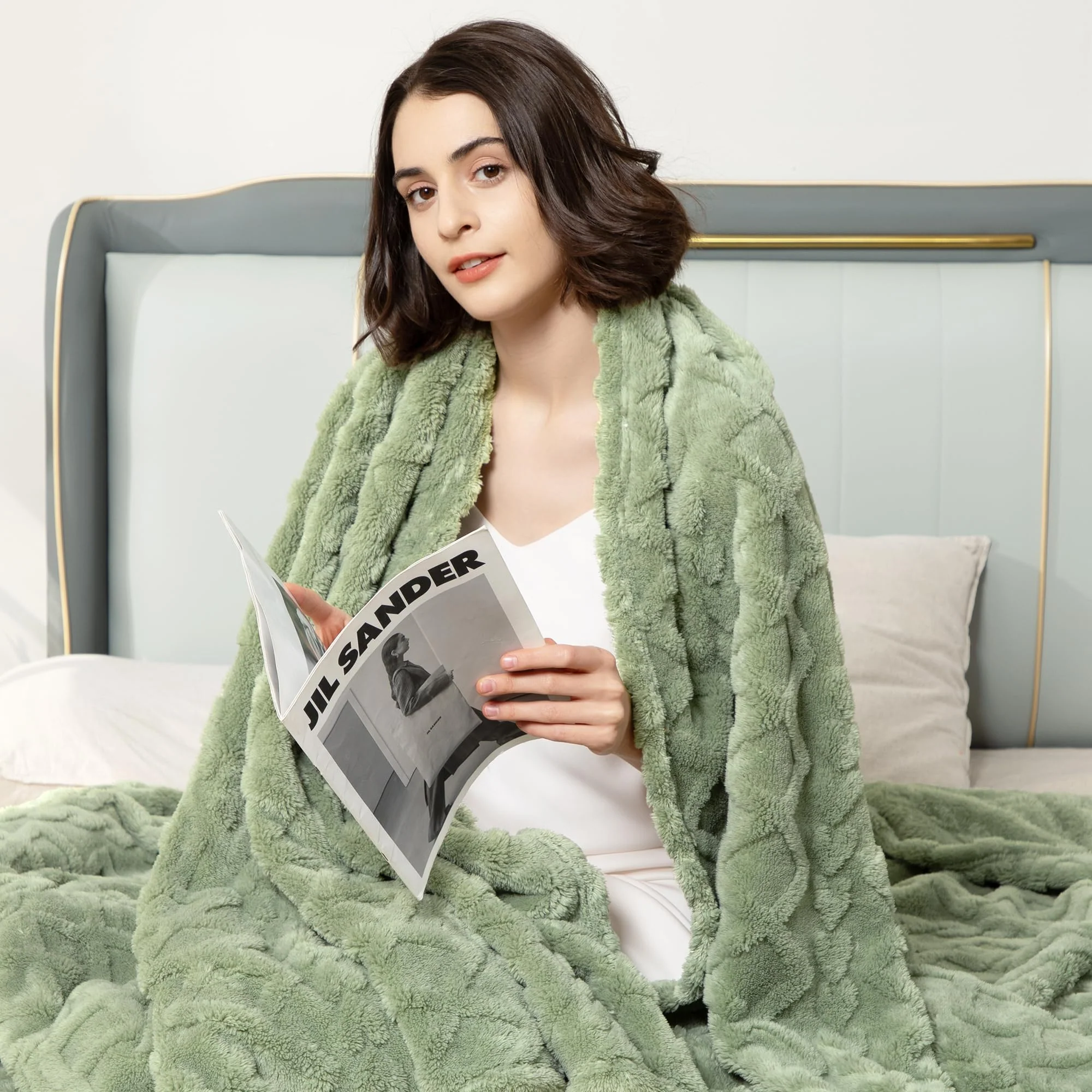 Aganear Fleece Throw Blanket - Cozy Soft Lightweight Fuzzy Throw Blanket for Women Portable Throw Blankets for Couch, Warm Present for Birthday, Christmas, Halloween, Housewarming(50"x60", Sage Green) - Image 5