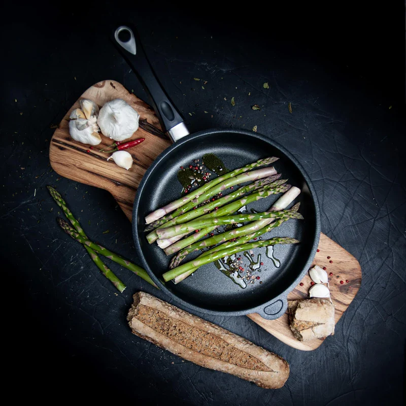 AMT Gastroguss The World´S [.] Frying pan Induction, Diameter 28 cm, Height 5 cm, cast Aluminium (Aluminium), Lotan® Non-Stick Coating for Fat-Free-Frying, AMZN-I-528-US - Image 7