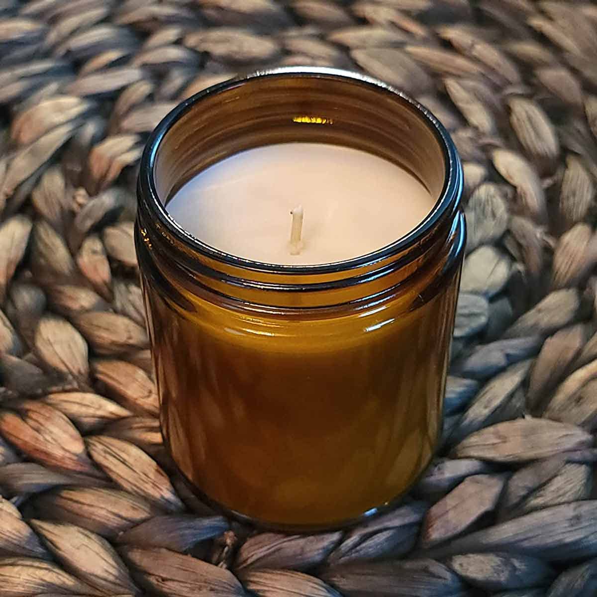 Arctic Wicks Scented Coconut Beeswax Candles | Coconut Beeswax Non Toxic Candle 9oz Amber | Farmhouse Candles Non-Toxic Clean Burn 100% USDA Certified Biobased (Christmas Spirit) - Image 3