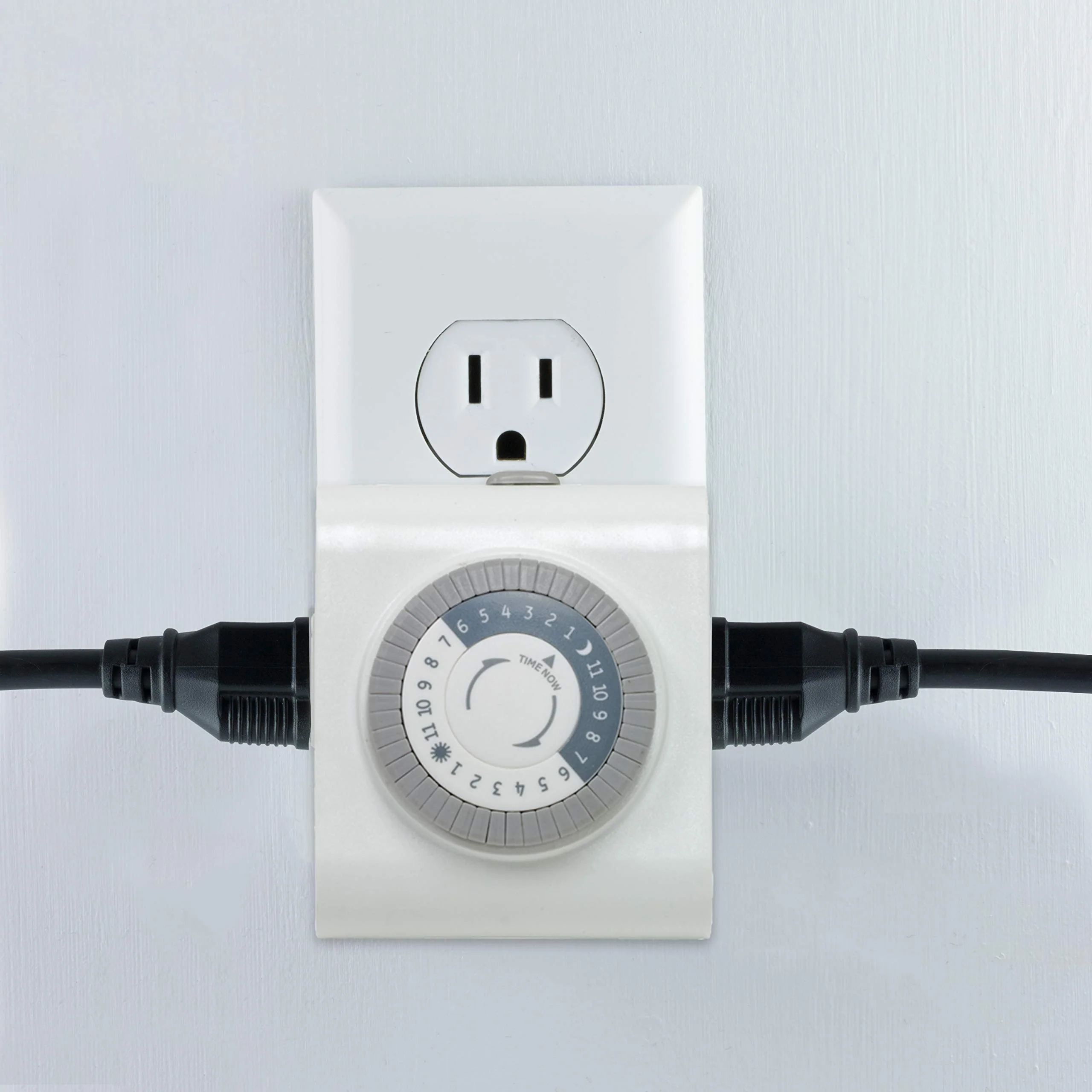 GE Mechanical Grounded Outlet Timer, Dual Plugs with 3 Prongs, 24 Hour Cycle, Indoor Use for Lights, Lamps, Fans, Appliances, Christmas, Tree, 4 Pack, 66405 - Image 4
