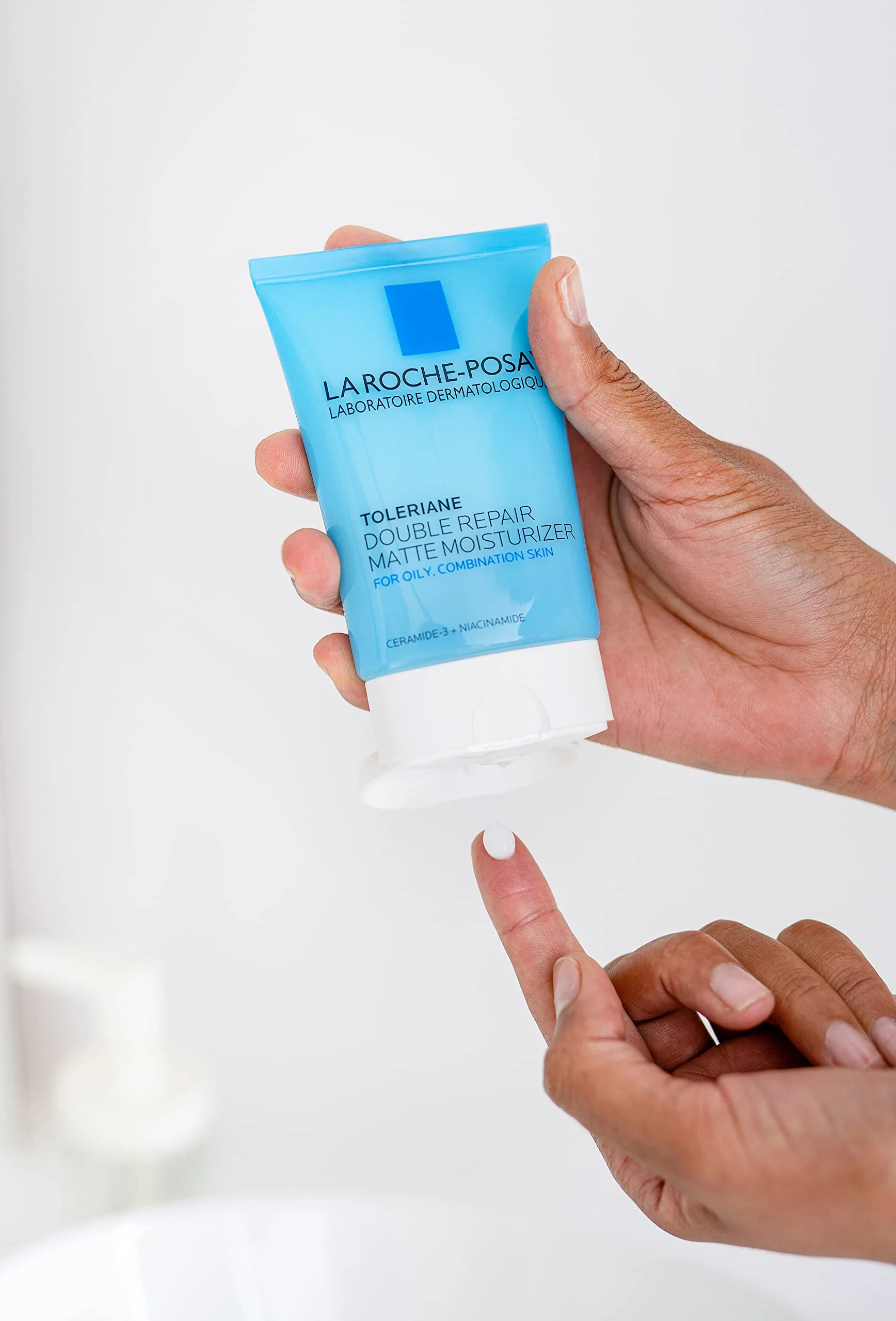 La Roche-Posay Toleriane Double Repair Matte Face Moisturizer, Daily Moisturizer For Oily Skin With Ceramide And Niacinamide For All Skin Tones, Oil Free, Non-Comedogenic - Image 3