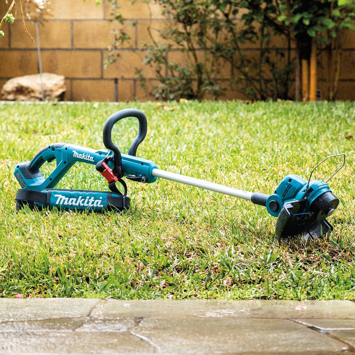 Makita Edge Cutter BL 18V LXT Telescopic DUR193Z String Trimmer - Image 5