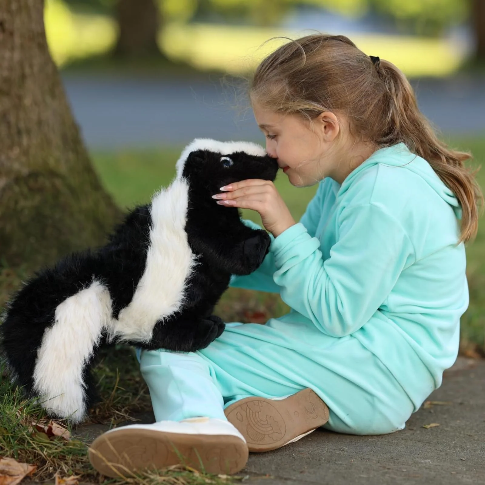 MaoGoLan 4Pcs Giant Skunk Stuffed Animal, Kawai Mother Skunk Plush Toy with 3 Small Baby Skunk Plushies Inside, 22" Snuggle Stuffed Skunk for Kids Woodland Animal Lovers, Christmas Birthday Gift - Image 9