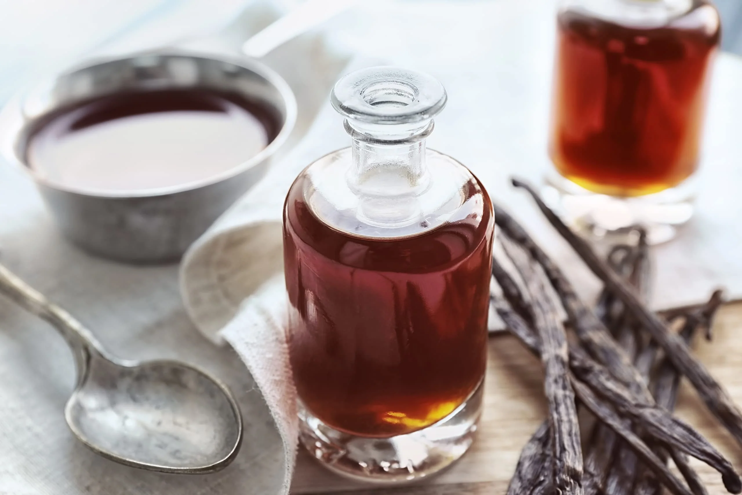 Organic Vanilla Extract - Made with Madagascar Vanilla Beans - 32 oz – For Baking, Desserts, Home Cooking and Chefs - Image 9