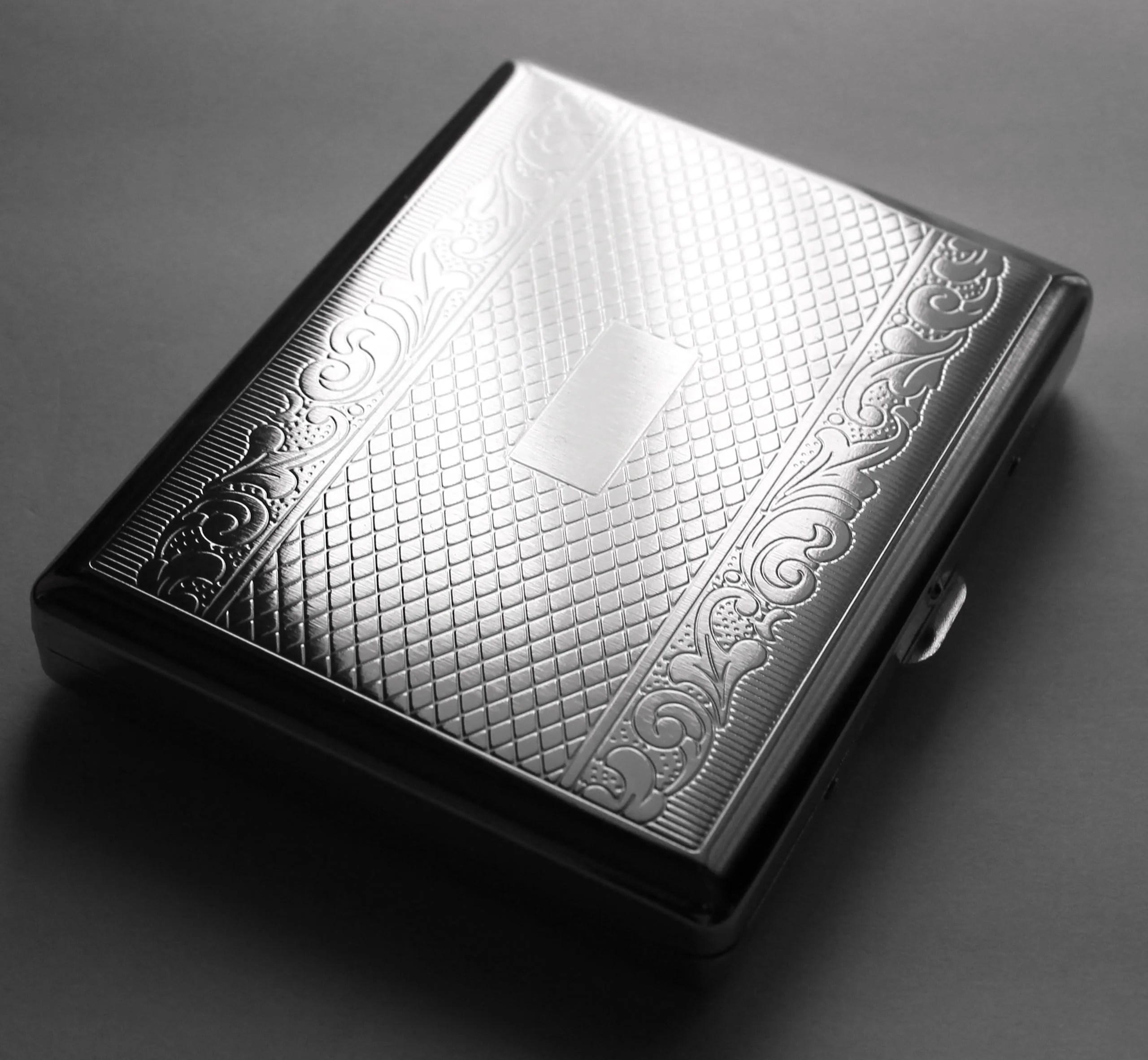 Retro Cigarette Case Victorian Style Metal Holder for Regular, King and 100's Size Credit Card Holder Pocket RFID Protective Security Wallet (Lin-L100) - Image 3