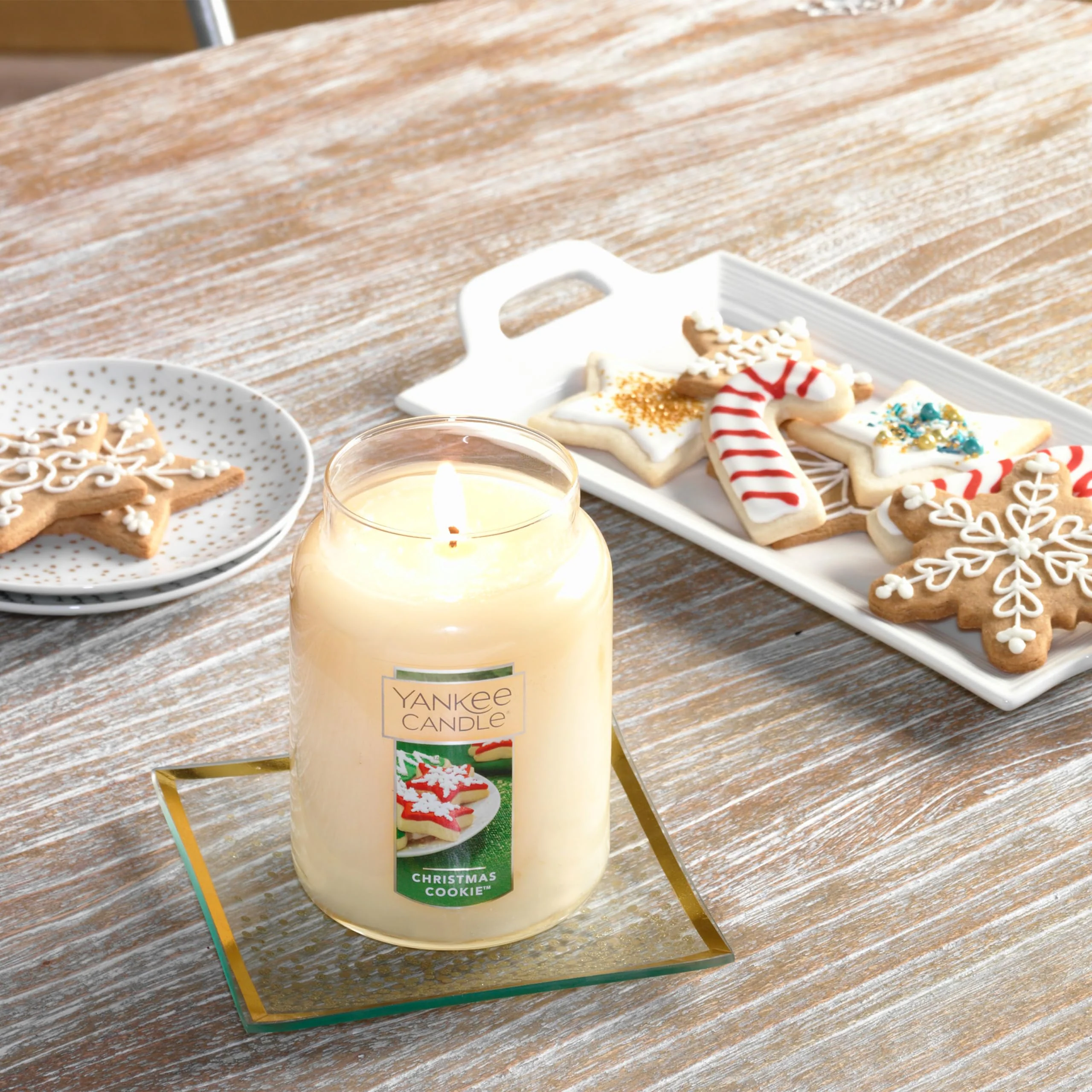 Yankee Candle Christmas Cookie Scented Classic 22oz Large Jar Single Wick Candle Over 110 Hours of Burn Time Perfect for Holiday Gifting and Celebration - Image 4
